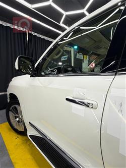 تۆیۆتا لاند کروزەر